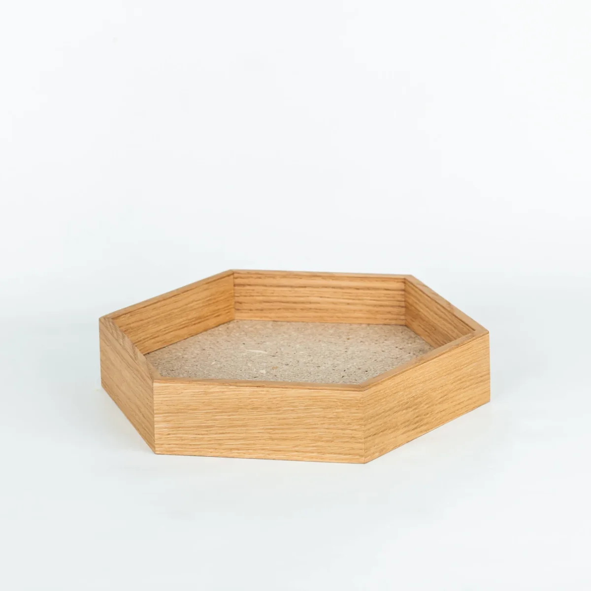 Seitenansicht eines sechseckigen Holzrahmens