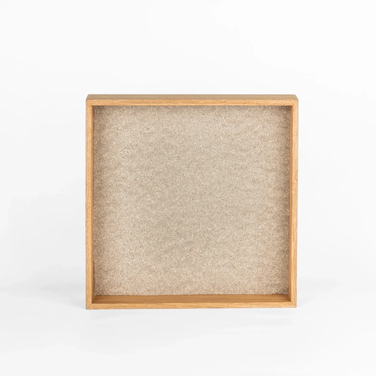 Eckiger Holzrahmen mit Rückwand